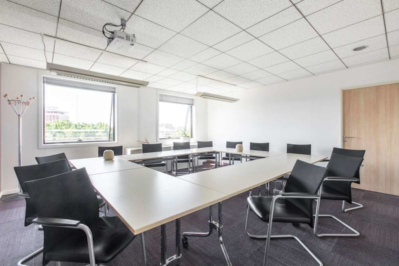 Zona de coworking luminosa en Compans-Caffarelli, Toulouse