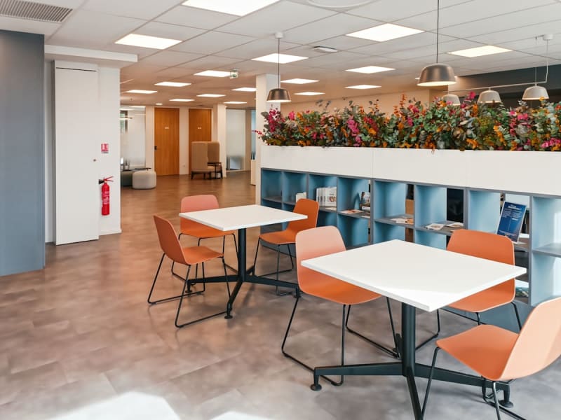 Zona lounge del espacio en Les Milles, Aix-en-Provence