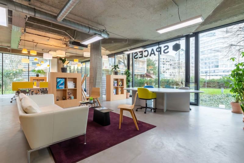 Zona lounge del espacio en Pont de Sèvres, Boulogne-Billancourt