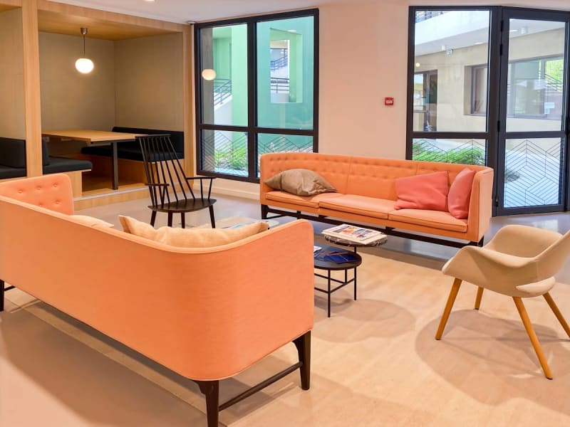 Zona lounge del espacio en Saint-Philippe, Sophia Antipolis