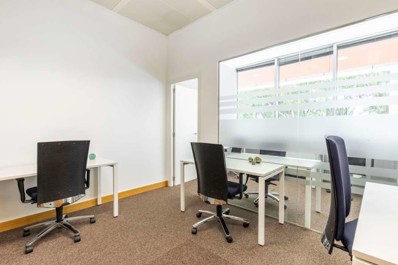 Oficina privada amplia dentro de un coworking, Paço de Arcos, Rua dos Malhões
