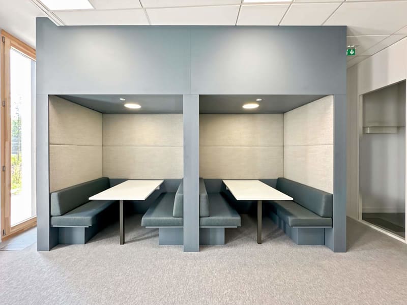 Zona de coworking luminosa en Europole, Grenoble