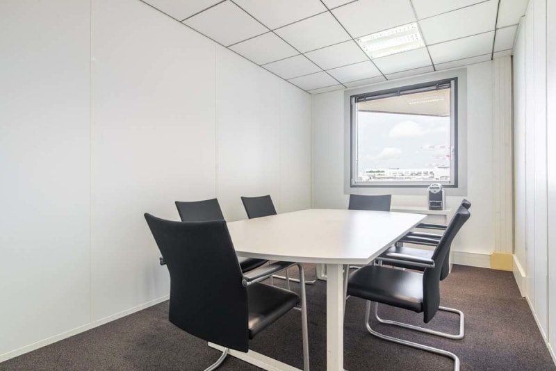 Zona de coworking luminosa en Anatole France, Levallois-Perret