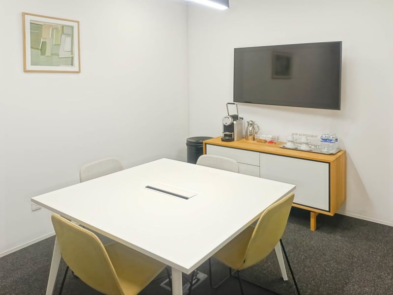 Zona de coworking luminosa en Technoparc, Marignane