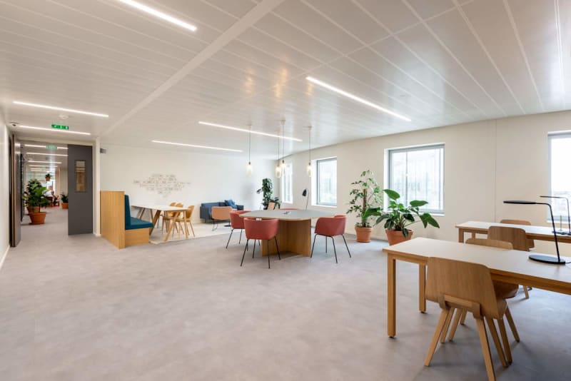 Zona de coworking luminosa en La Défense, Puteaux