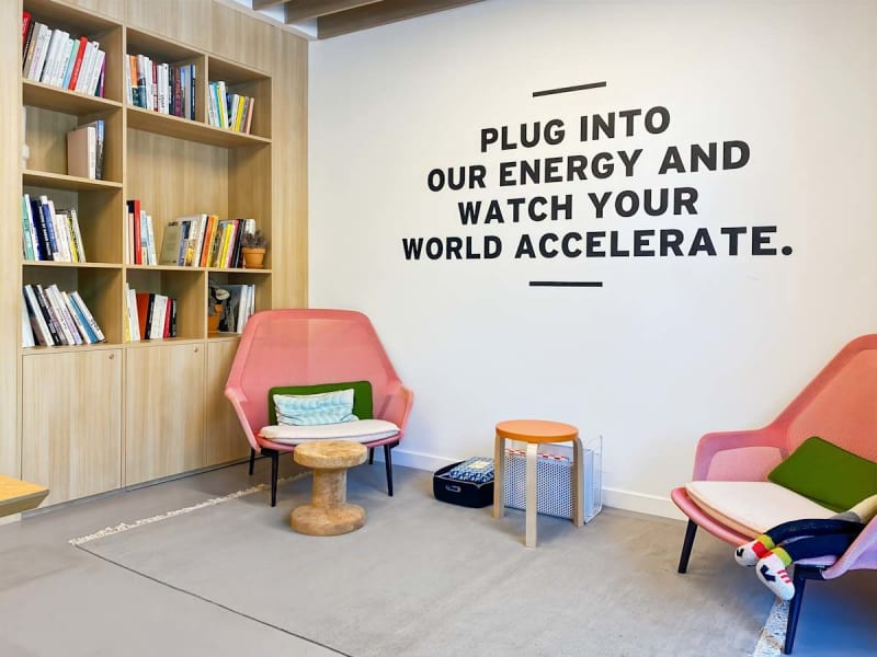 Zona de coworking luminosa en Saint-Philippe, Sophia Antipolis