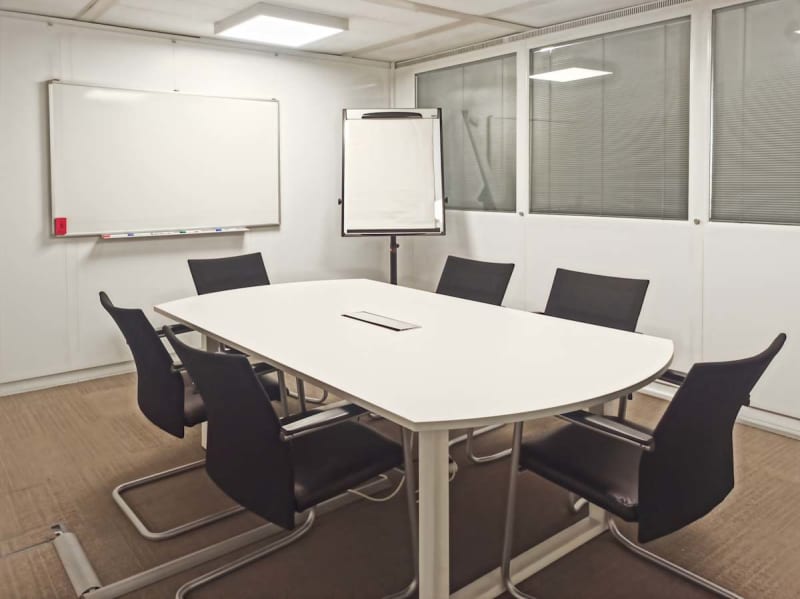 Zona de coworking luminosa en Les Halles, Strasbourg