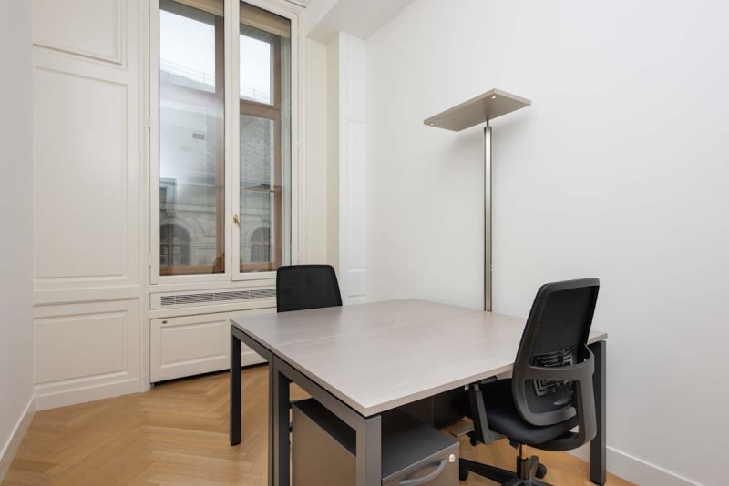 Grand bureau privé dans un coworking, Centre, place de la Fusterie