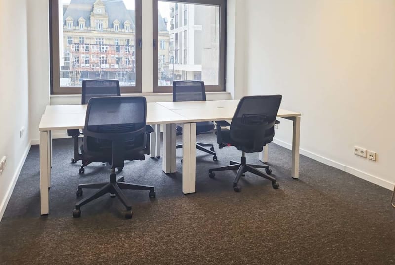 Oficina privada amplia dentro de un coworking, Ville Haute, Boulevard Royal