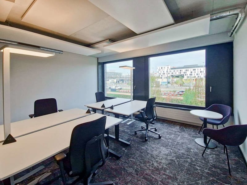 Oficina privada amplia dentro de un coworking, Seebach, Schärenmoosstrasse