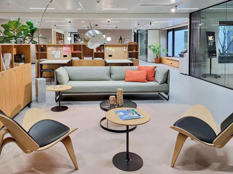 Flexible workspace with lounge, Gare, Luxembourg