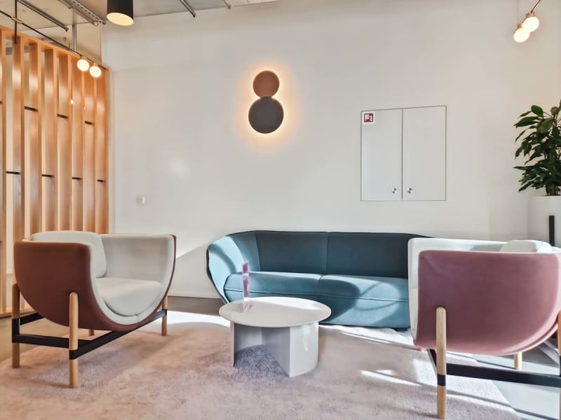 Espacio de trabajo flexible con zona lounge, Senningerberg