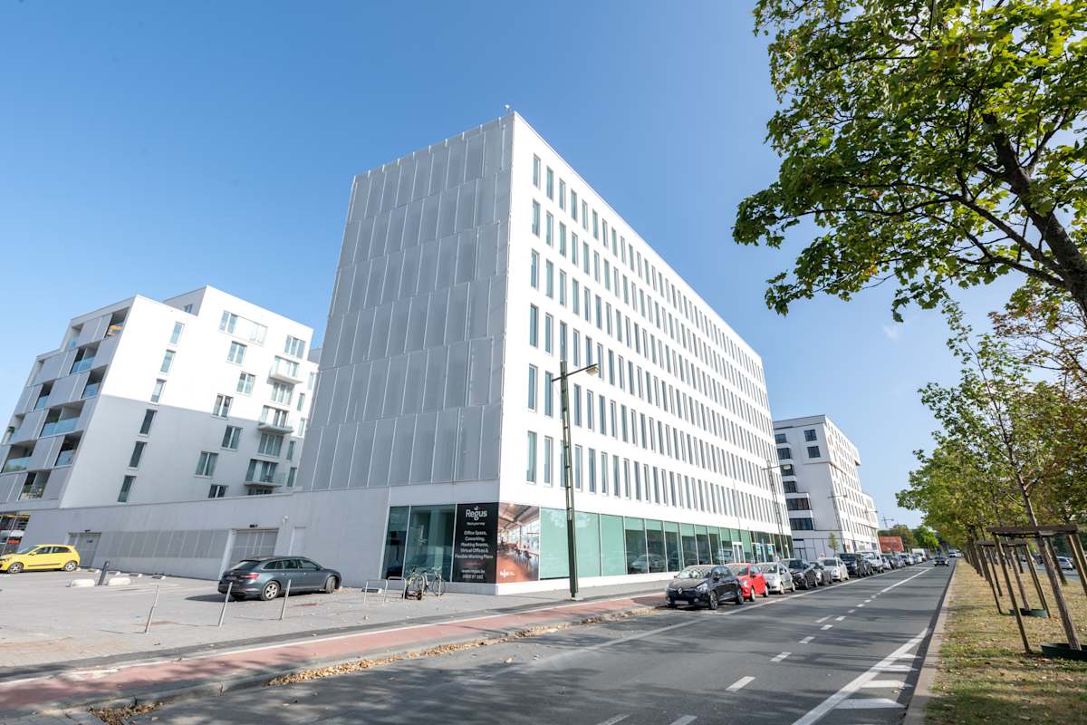 Espacio de trabajo flexible en Ultra-modern and energy efficient workspace