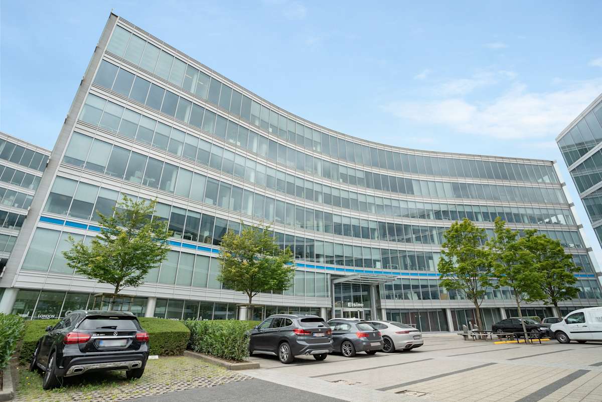 Espacio de trabajo flexible en Welcome international clients at airport location