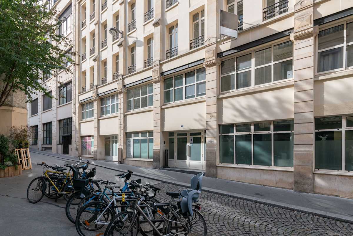 Workspace in Paris - image 1