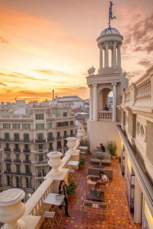 Coworking with meeting rooms Eixample Ronda Universitat