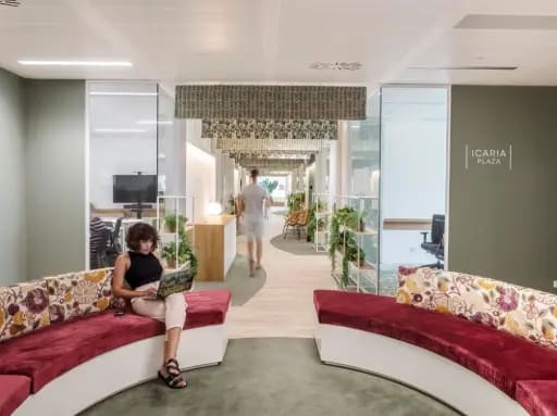 Coworking con sala de reuniones Poblenou Tanger