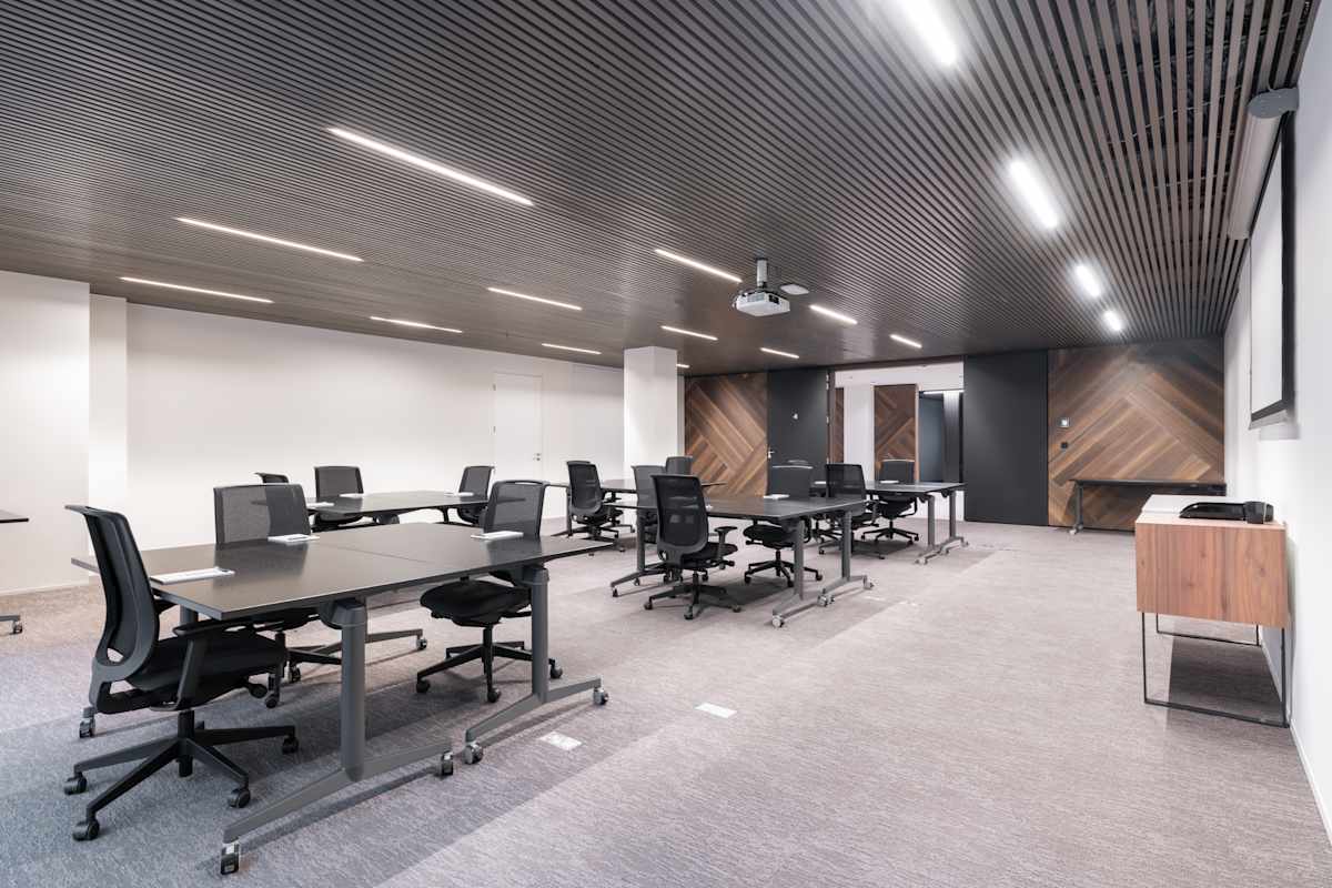 Coworking para equipos en Work in a prime building in the business heart of Brussels | Officionados
