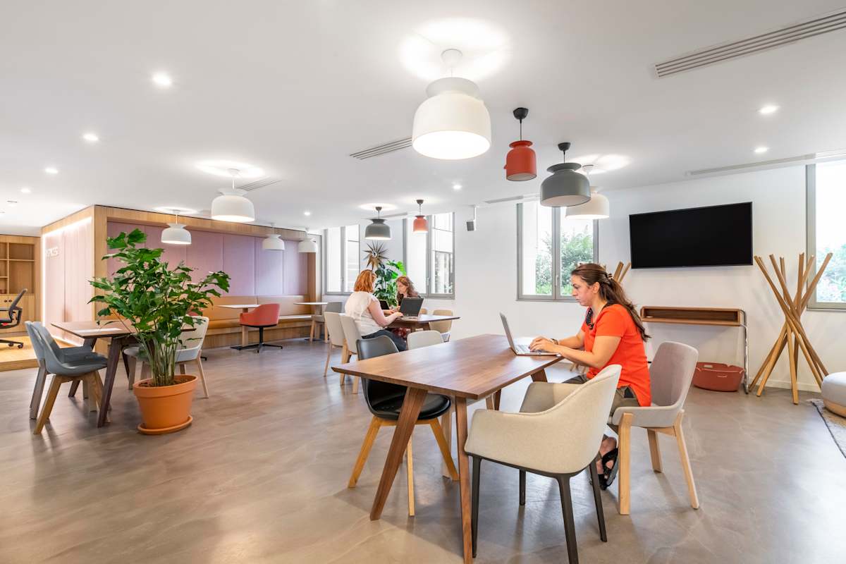 Coworking para equipos en Europe | Officionados