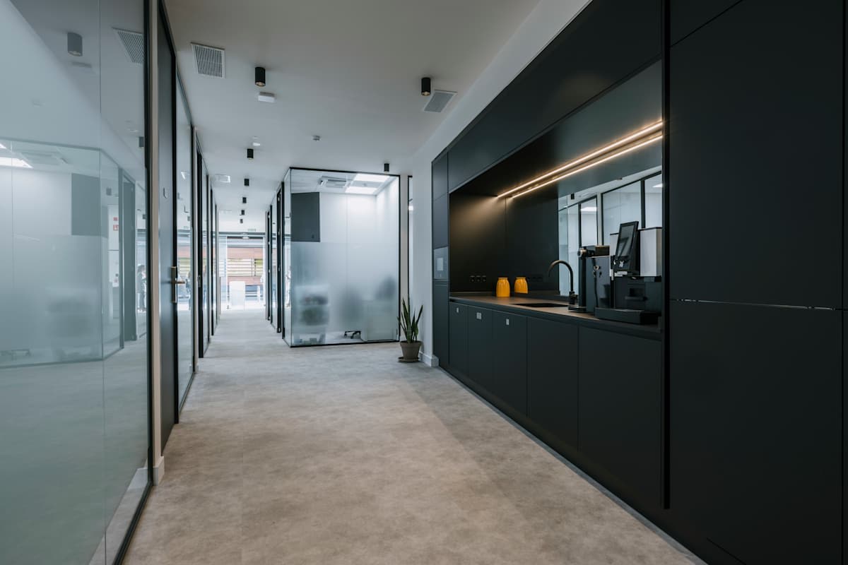 Coworking con sala de reuniones Mesa y López