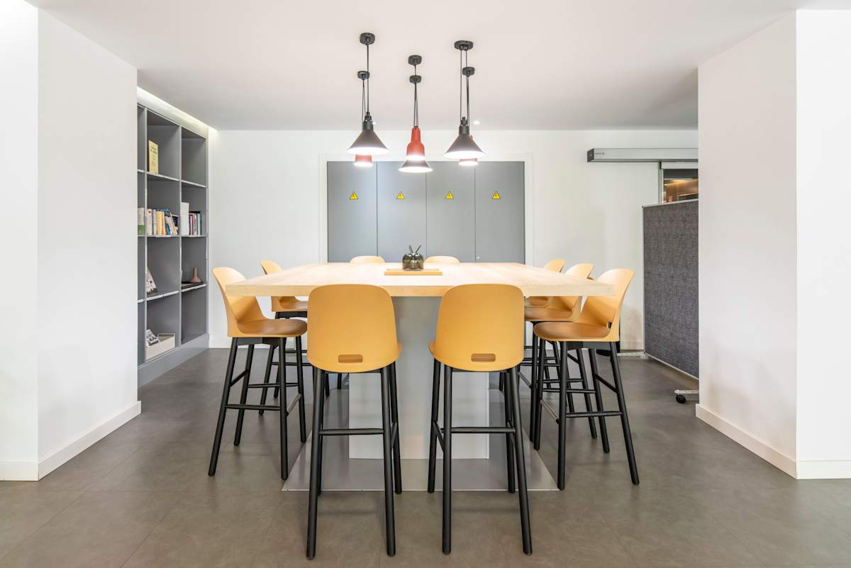 Coworking con sala de reuniones Retiro