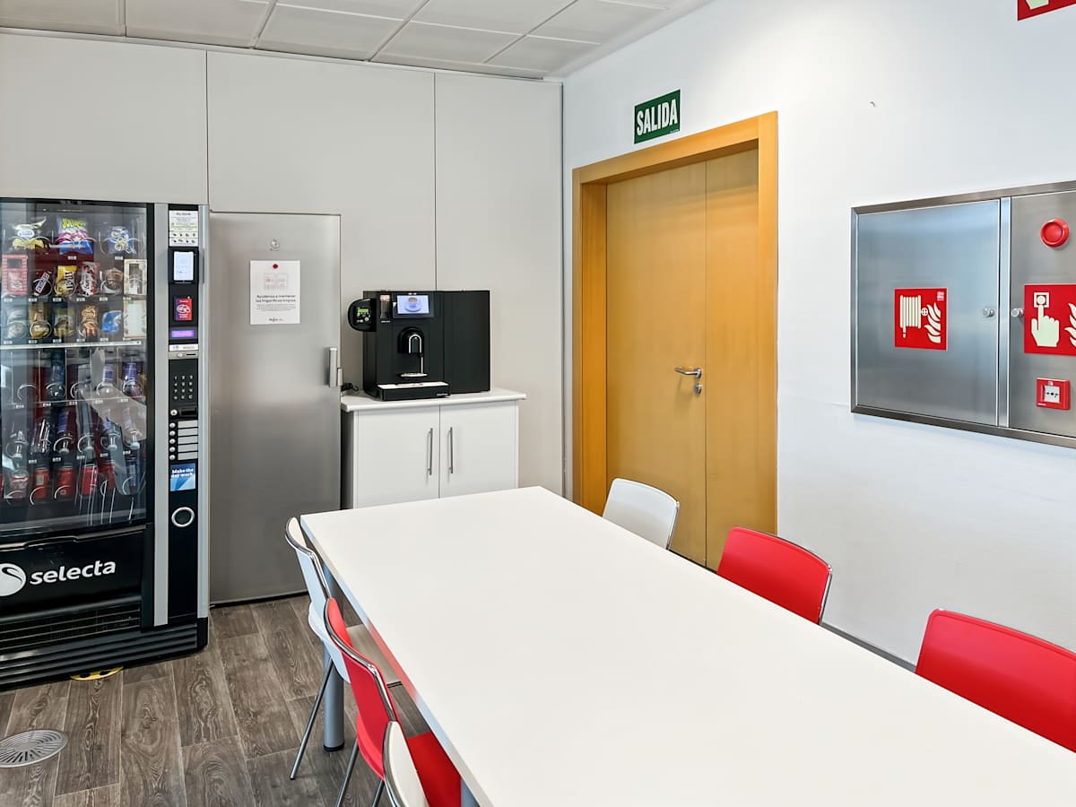 Coworking cerca del centro en Torre de Cristal