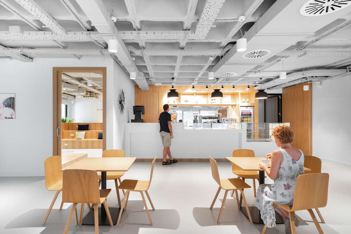 Coworking con sala de reuniones Alfalfa