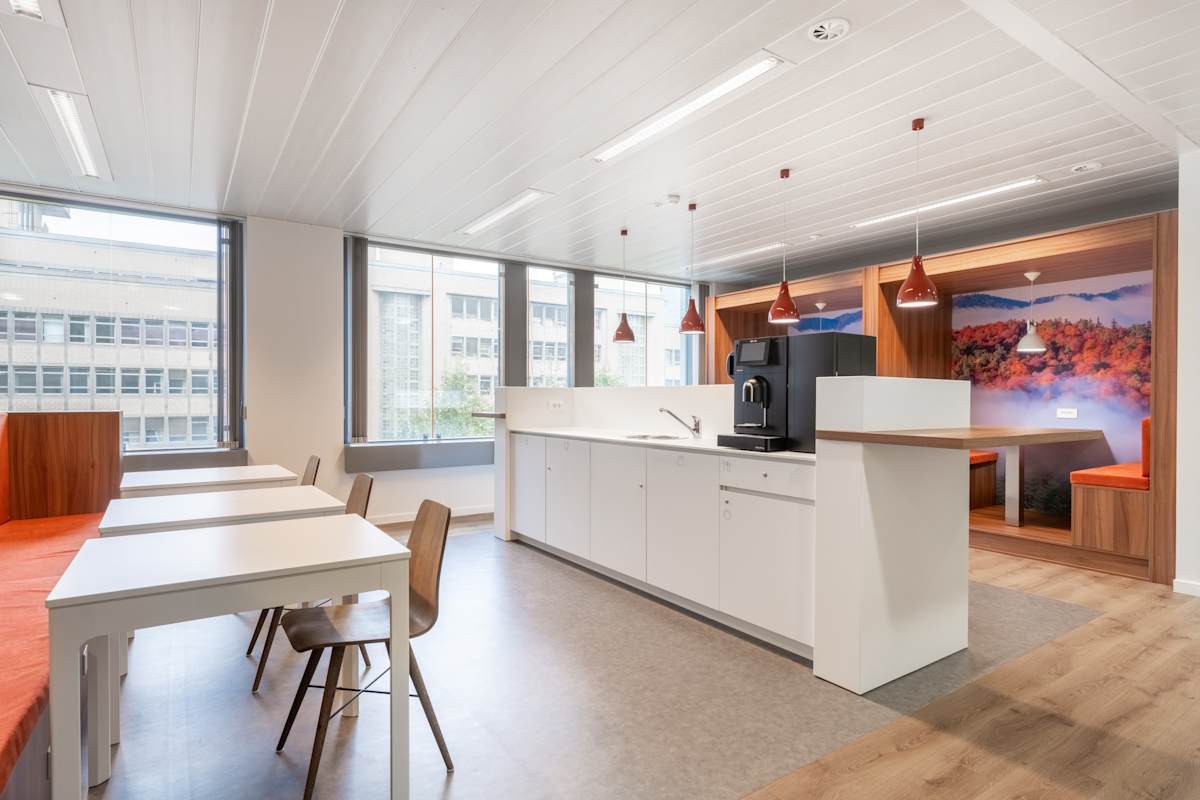Coworking con sala de reuniones Midi
