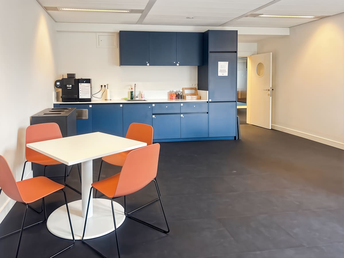 Coworking con sala de reuniones Arts-Loi