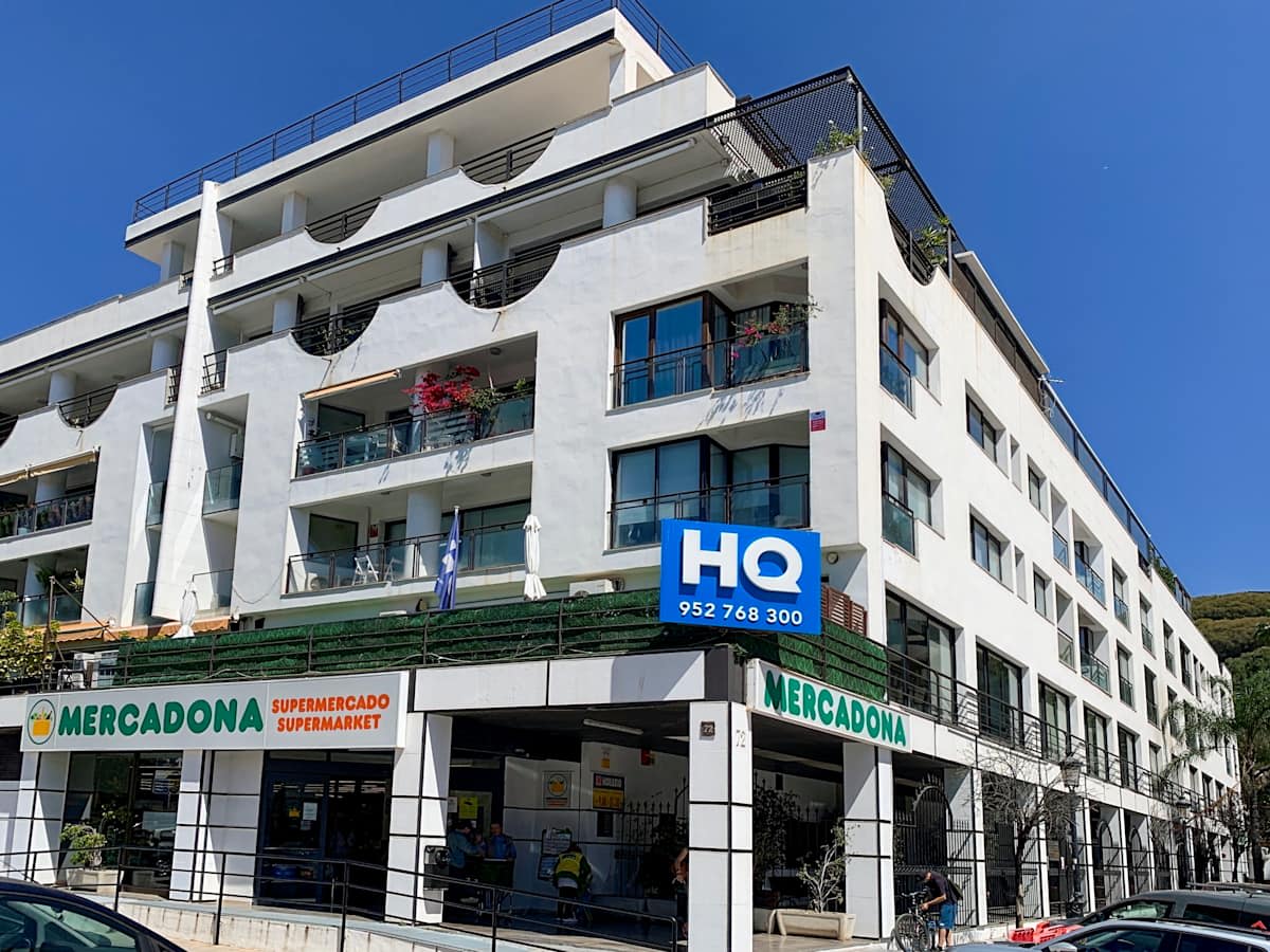 Coworking Centro Marbella - fachada del edificio de oficinas