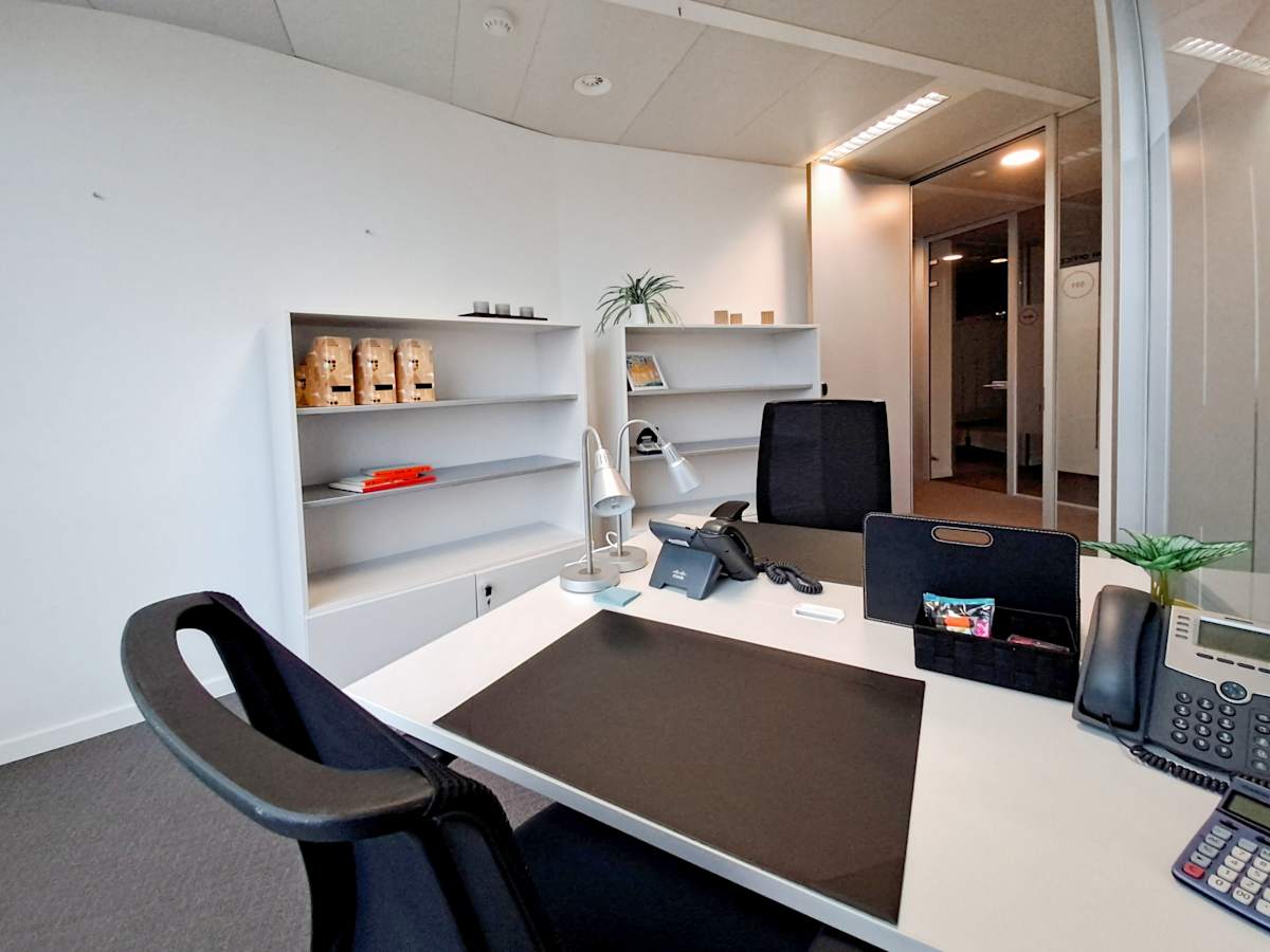 Coworking cerca del centro en Impressive business hub in a provincial setting