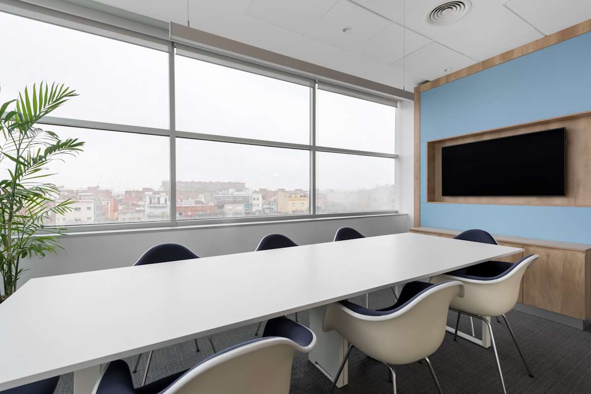 Disponibilidad inmediata coworking Plaça de la Pau Cornella de Llobregat