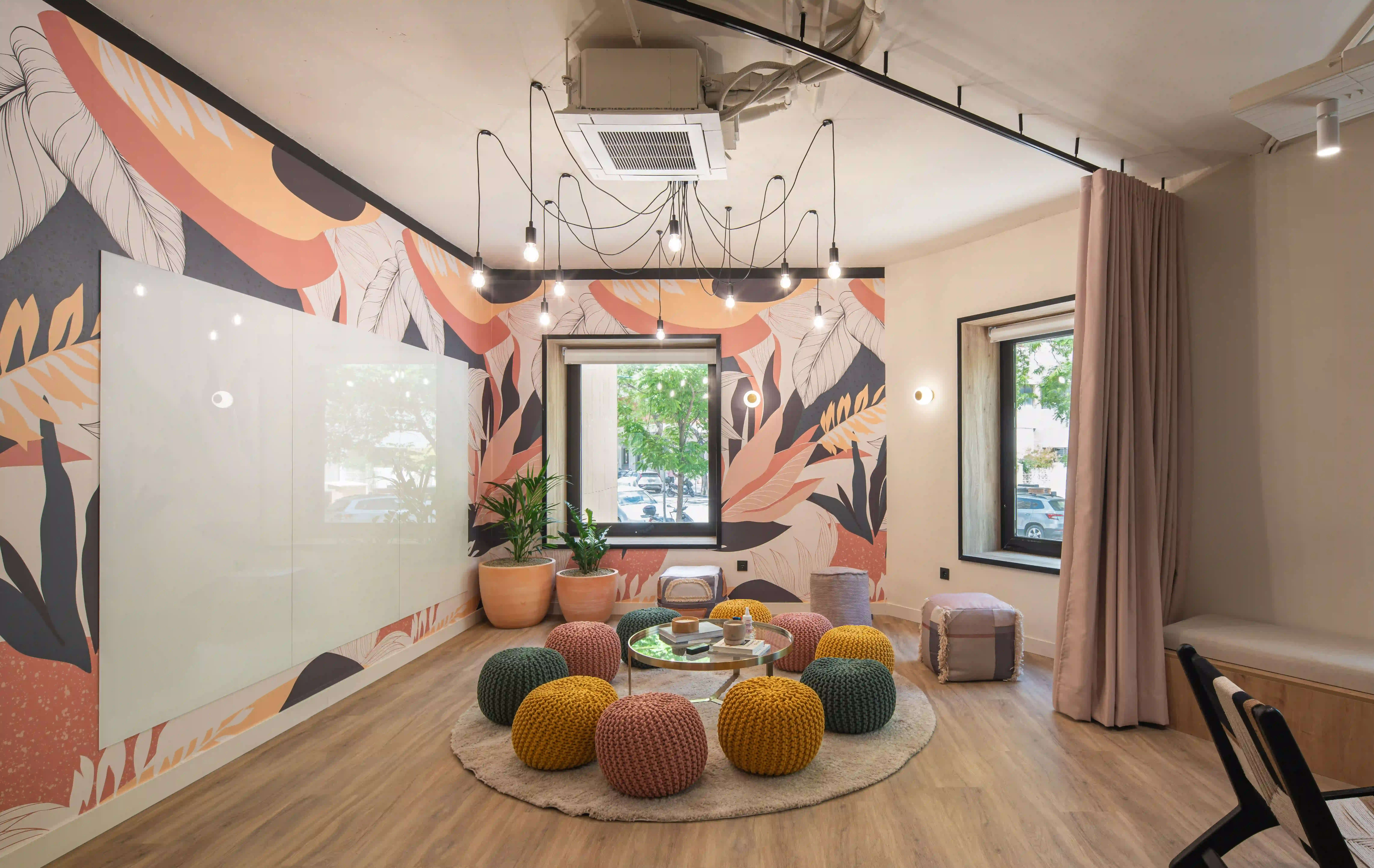 Coworking para equipos en Ciudad Jardín | Officionados