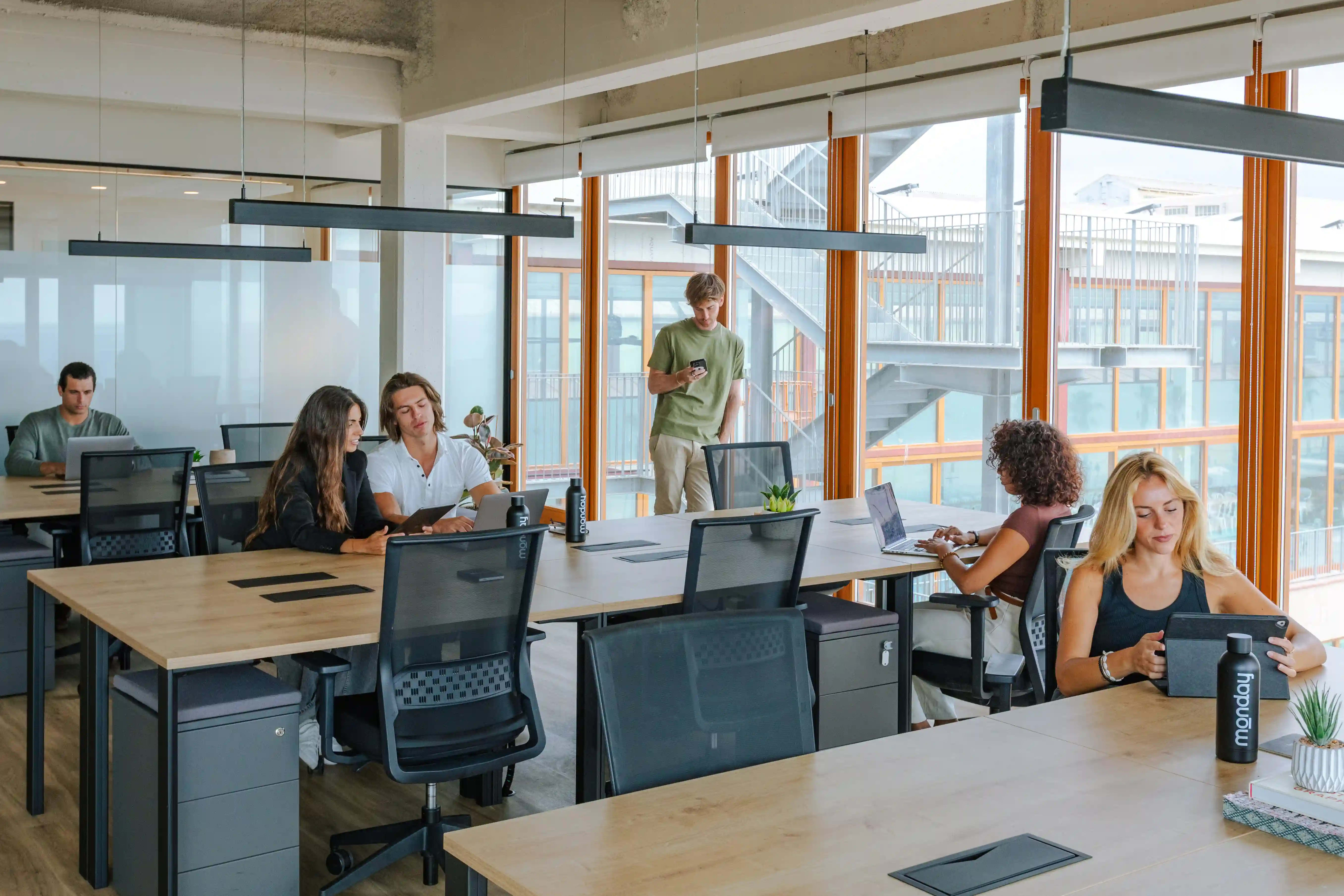 Coworking para equipos en Barceloneta | Officionados