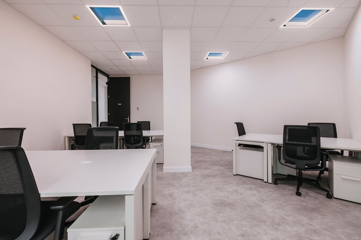 Coworking para equipos en Mesa y López | Officionados