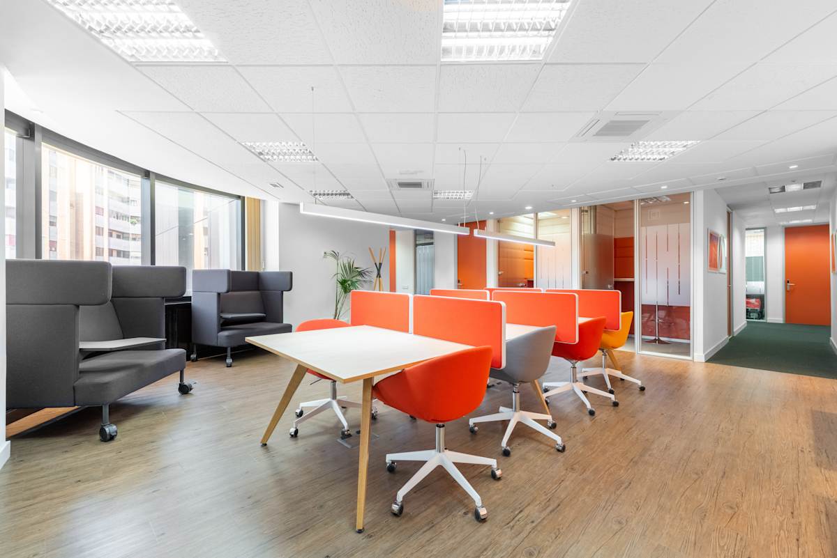 Coworking para equipos en Quatre Carreres | Officionados