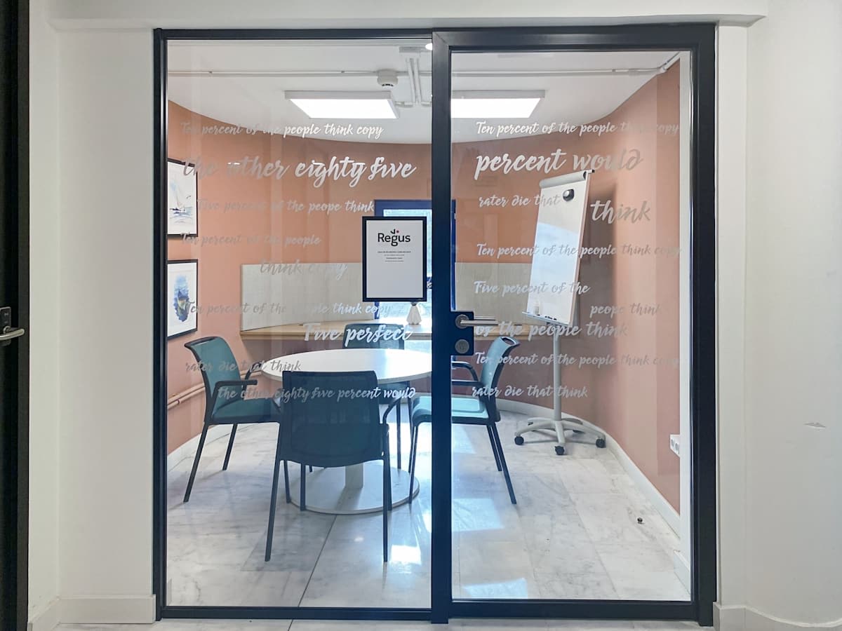 Coworking con sala de reuniones Puerto