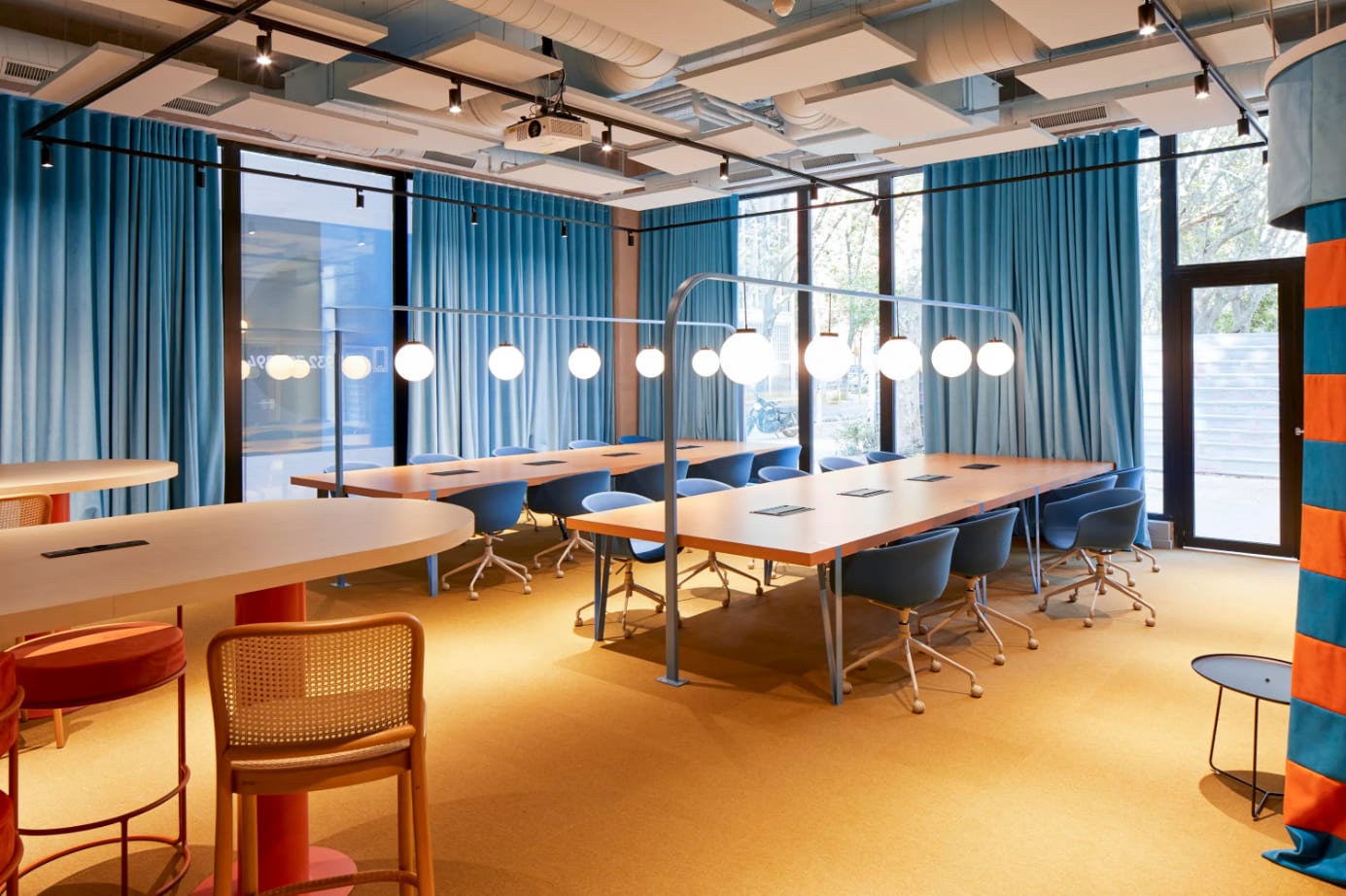 zona coworking fijo poblenou avila