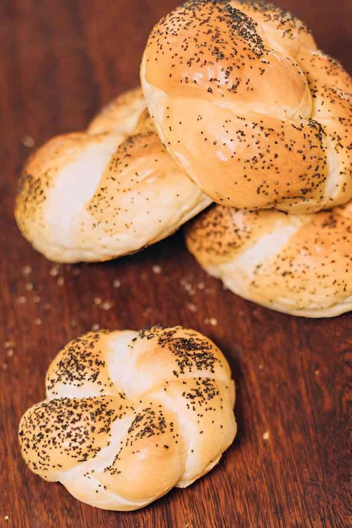 Kaiser Rolls Recipe (Soft Inside, Crispy Outside)