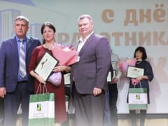 Владимир Перцев поздравил сотрудников бытового обслуживания населения и ЖКХ с праздником