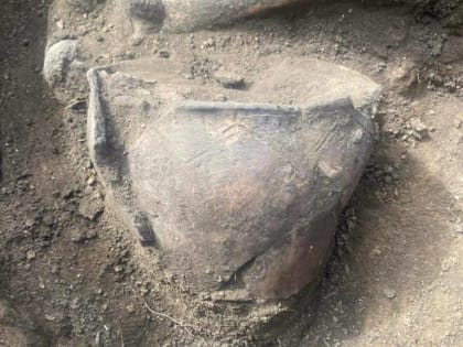 На месте древнего захоронения в столице Белгородчины нашли медные серьги и глиняные горшки