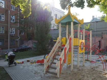 В Белгороде благоустроили дворовую территорию дома № 74 по проспекту Славы