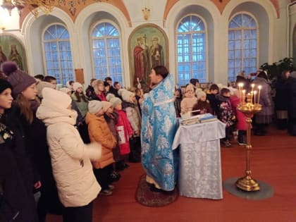 В Покровском храме села Иловка был совершен молебен перед началом учения