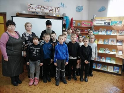 Час чтения «Живое слово мудрости духовной» прошёл в библиотеке села Скородное