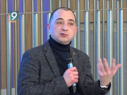 «Откровенный разговор»: Владимир Жданов встретился с активной молодёжью округа