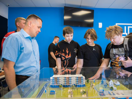 Белгородские энергетики рассказали школьникам о своей профессии и перспективах её развития