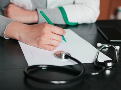 Старооскольский прокурор потребовал взыскать с трёх горожан деньги за липовые больничные