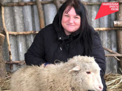 Светлана Шалюта, многодетная мама из села Пристень с успехом использует социальный контракт для развития своего домашнего подсобного хозяйства