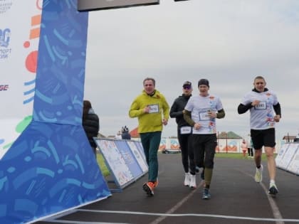 Вячеслав Гладков поучаствовал в Яковлевском марафоне