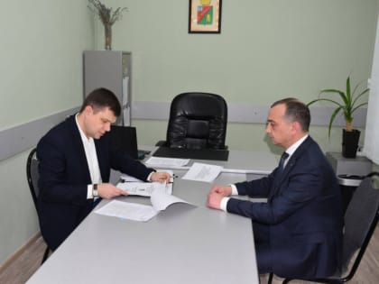 Сегодня Владимир Жданов подал документы для участия в конкурсе на должность главы администрации